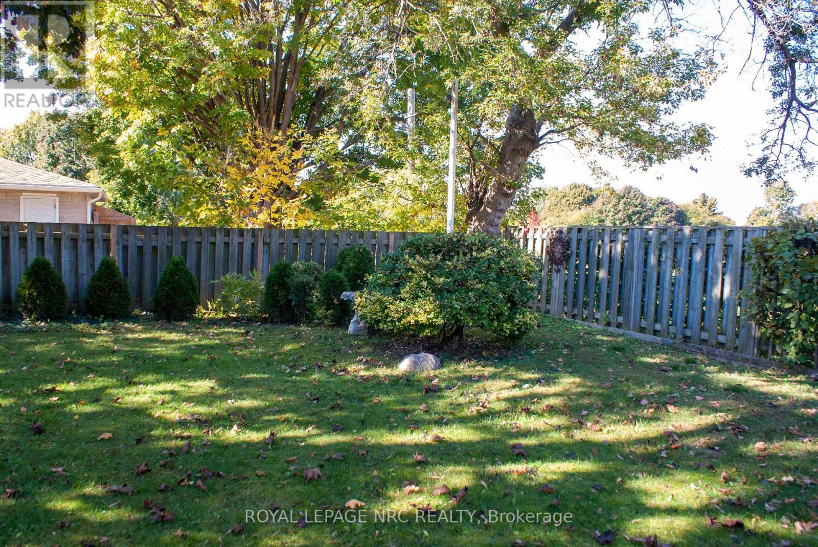 553 Carlton Street, St. Catharines (Carlton/bunting), Ontario  L2M 4X6 - Photo 5 - X12218197