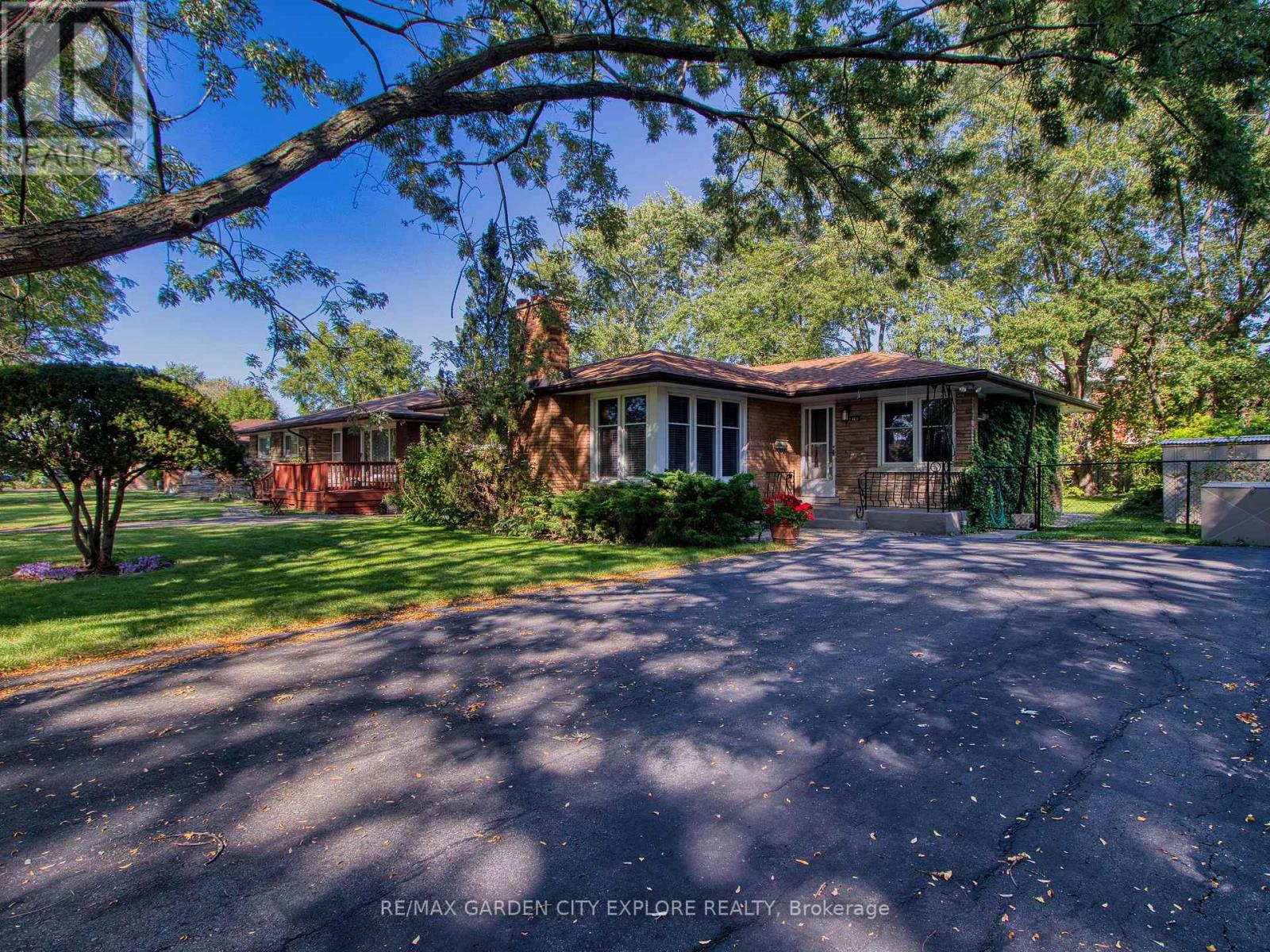 101 Masterson Drive, St. Catharines (Glendale/glenridge), Ontario  L2T 3P8 - Photo 1 - X12229096