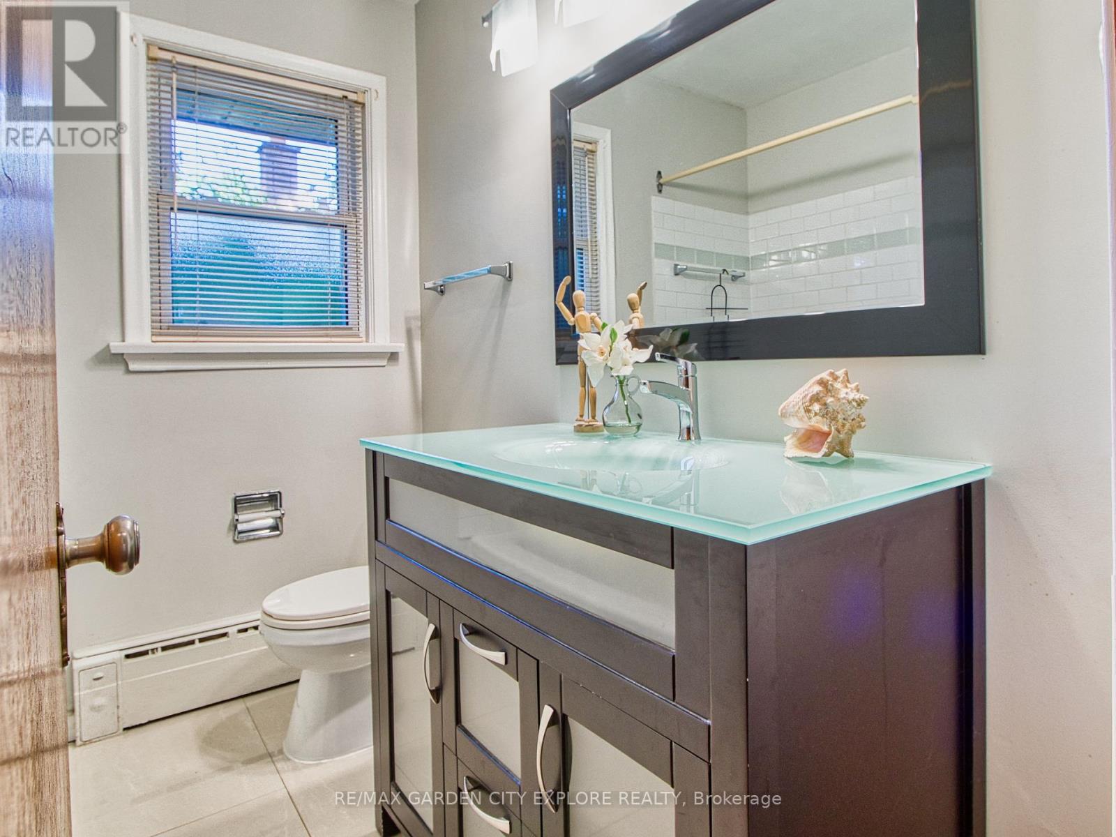 101 Masterson Drive, St. Catharines (Glendale/glenridge), Ontario  L2T 3P8 - Photo 10 - X12229096