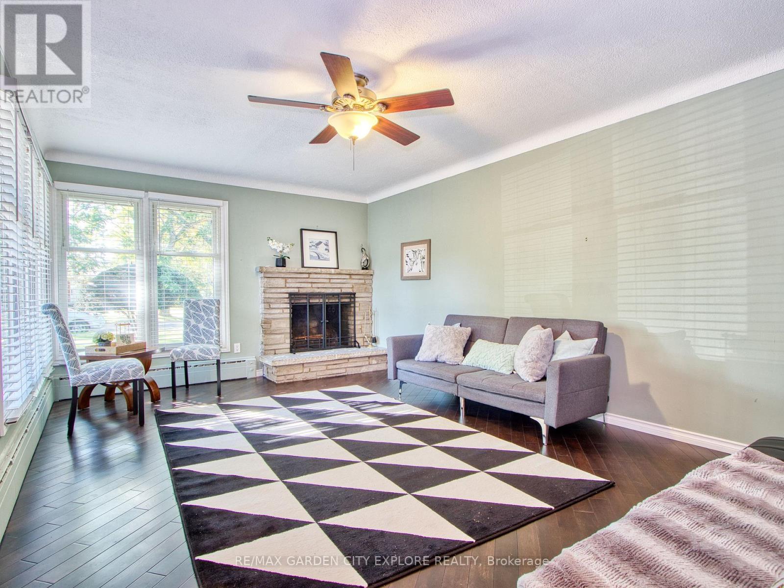 101 Masterson Drive, St. Catharines (Glendale/glenridge), Ontario  L2T 3P8 - Photo 5 - X12229096