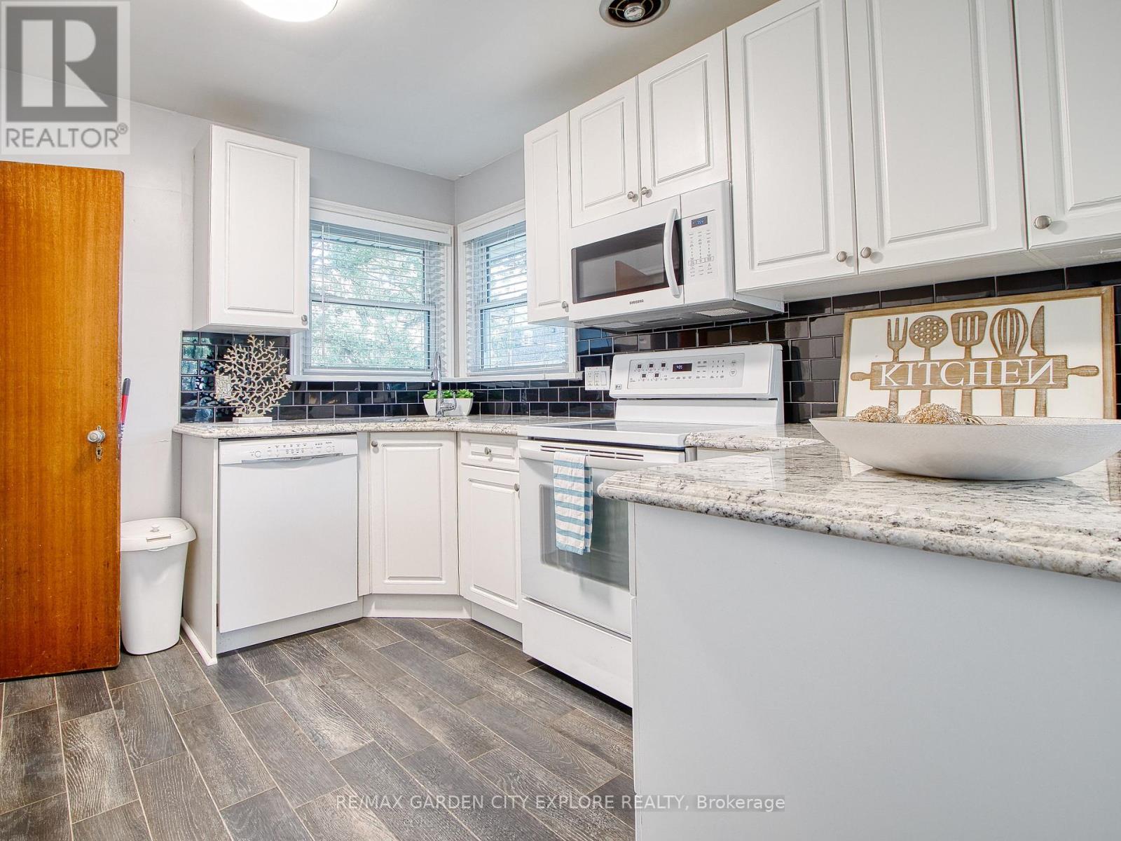 101 Masterson Drive, St. Catharines (Glendale/glenridge), Ontario  L2T 3P8 - Photo 7 - X12229096