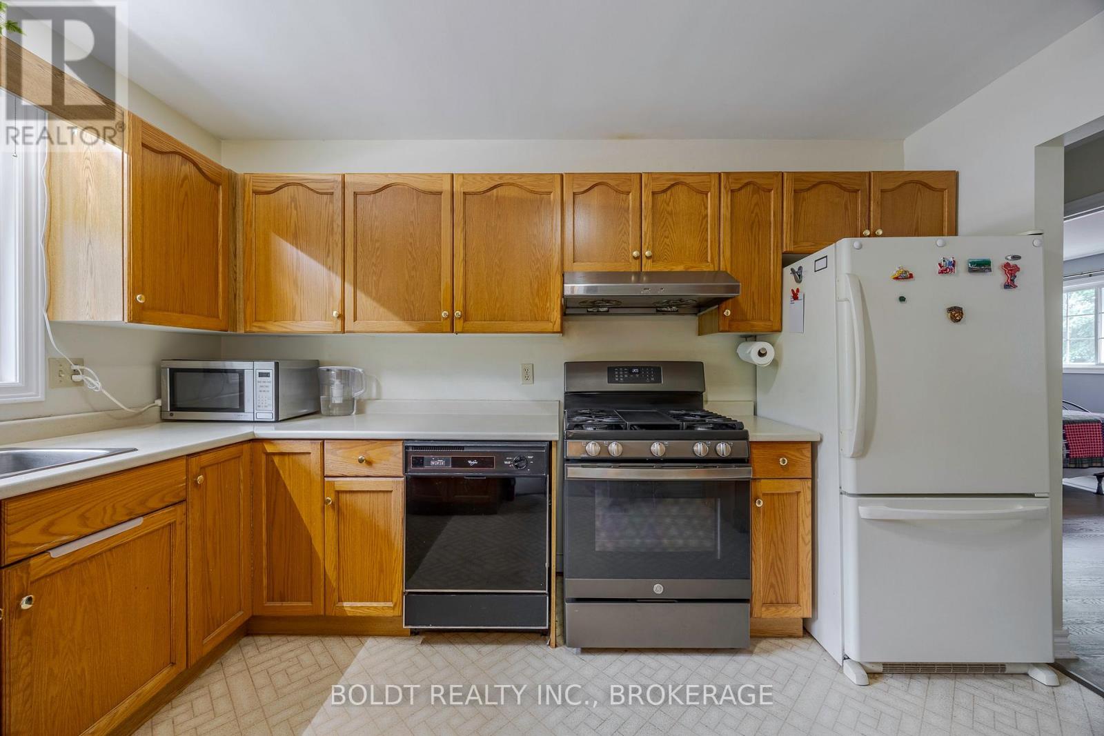 101 Arthur Street, St. Catharines (Lakeshore), Ontario  L2M 1H8 - Photo 12 - X12284753