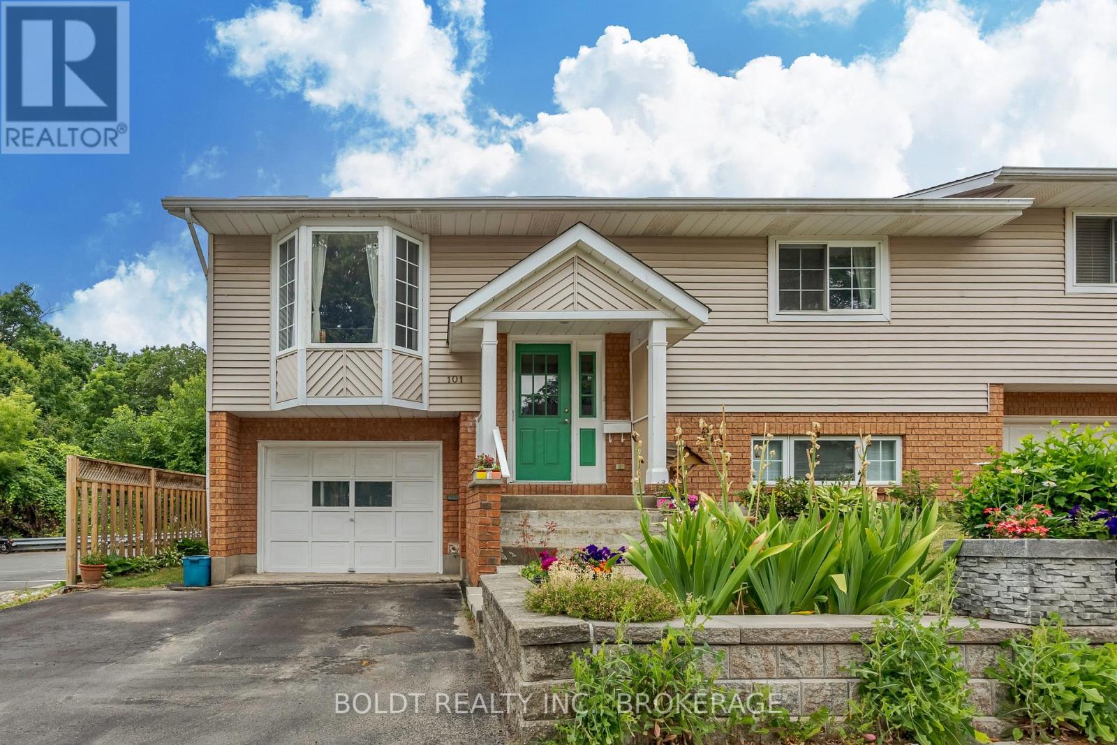 101 Arthur Street, St. Catharines (Lakeshore), Ontario  L2M 1H8 - Photo 2 - X12284753