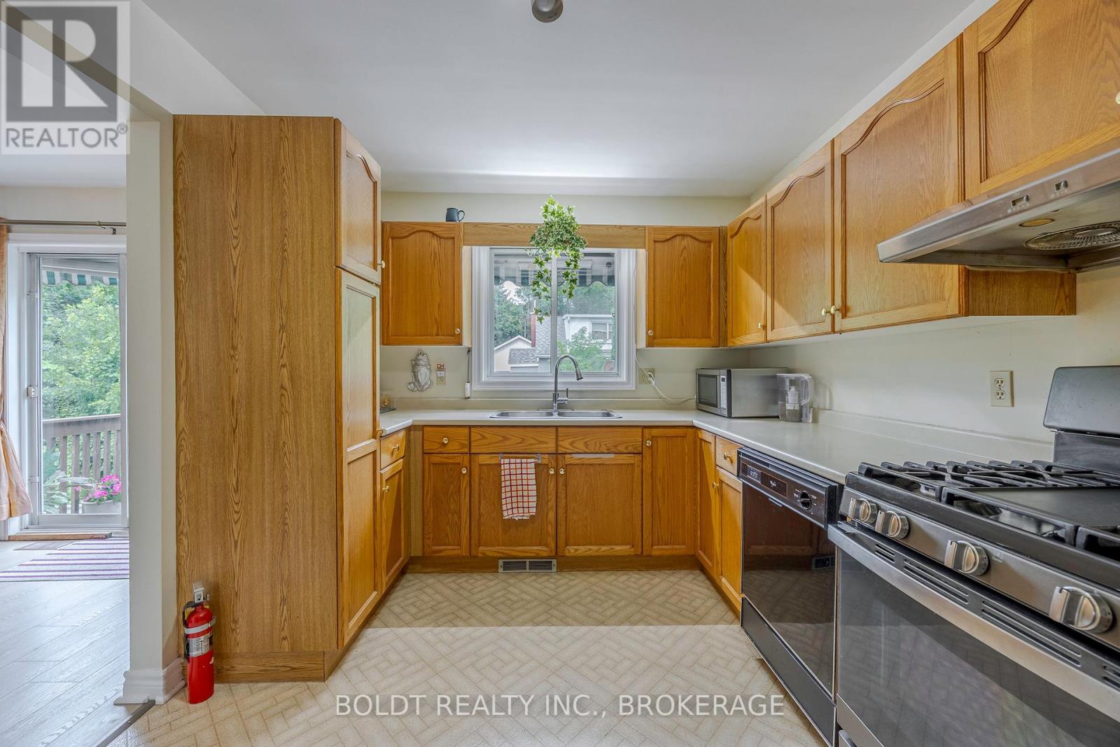 101 Arthur Street, St. Catharines (Lakeshore), Ontario  L2M 1H8 - Photo 9 - X12284753
