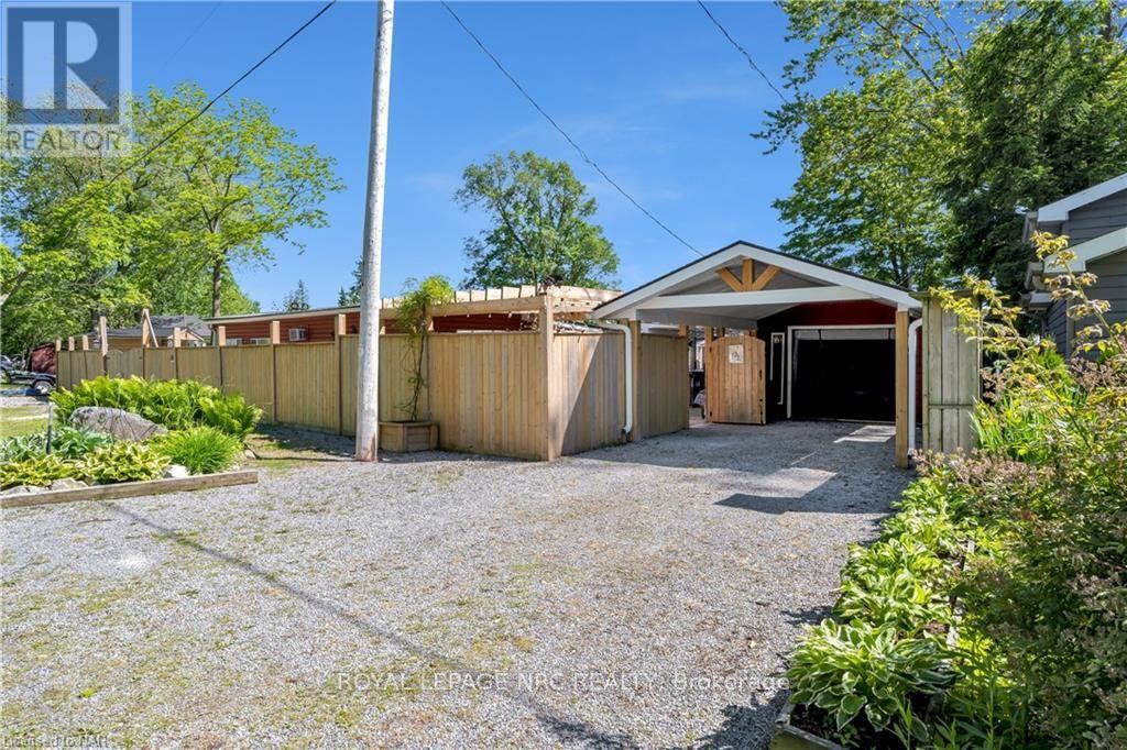 8 Hoover Point Lane, Haldimand, Ontario  N0A 1P0 - Photo 4 - X9412725