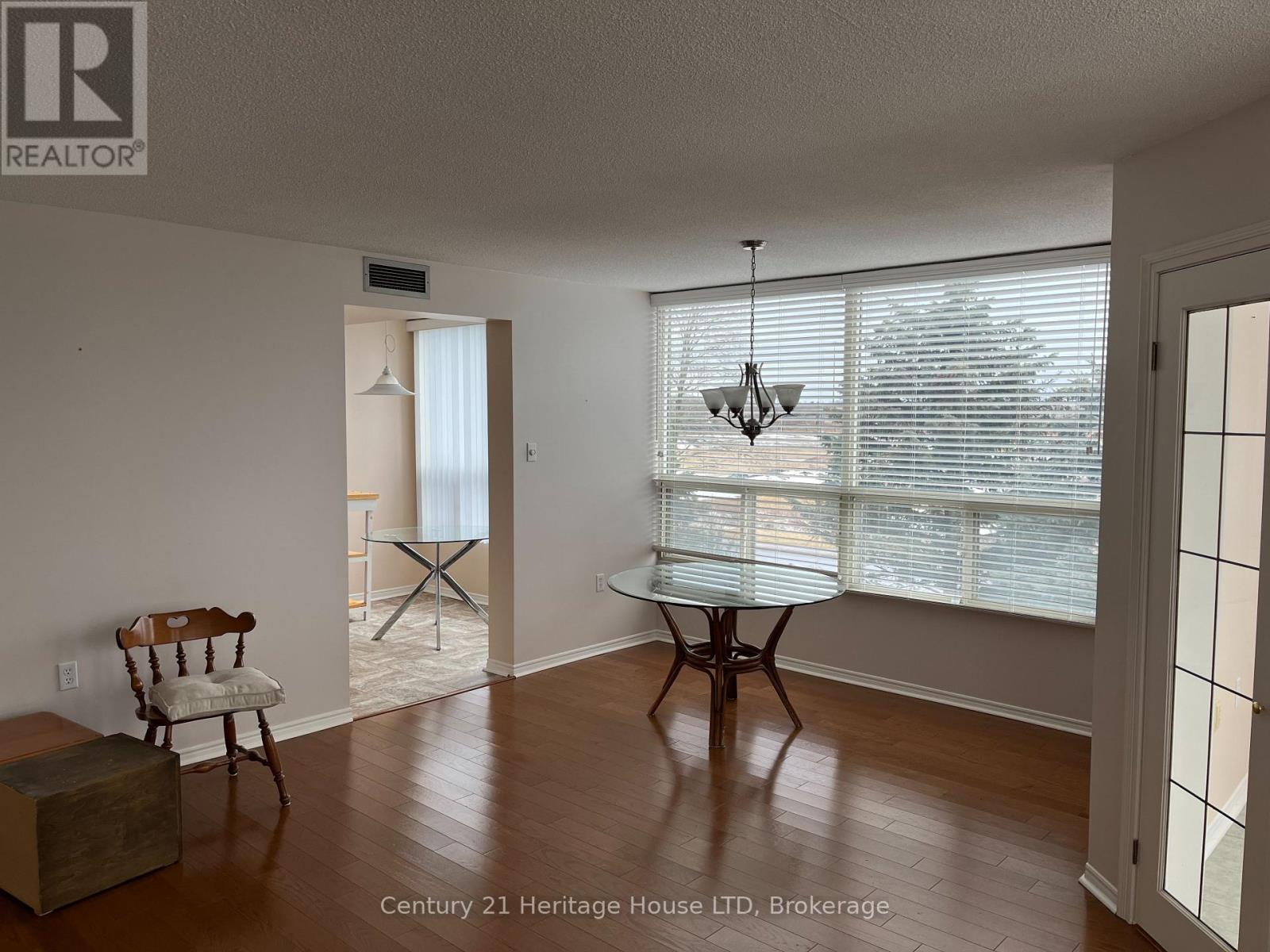 407 - 5100 Dorchester Road, Niagara Falls (Morrison), Ontario  L2E 7H4 - Photo 6 - X12003628