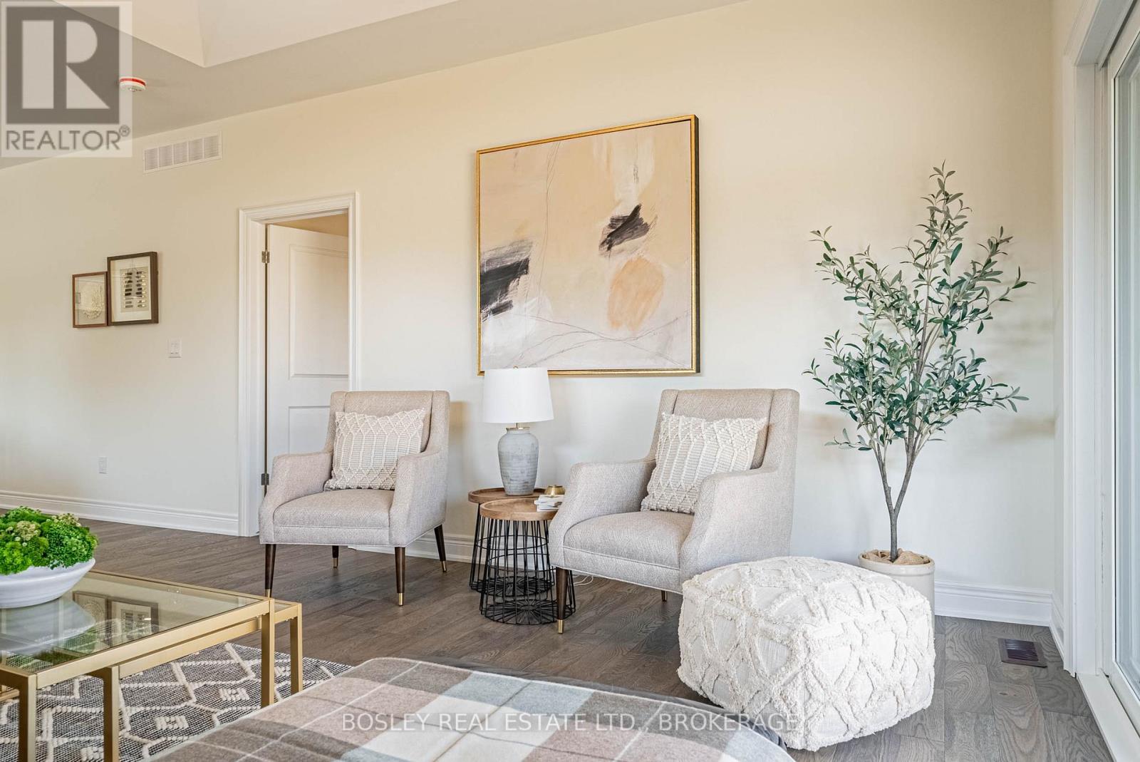 512 Royal Ridge Drive, Fort Erie, Ontario  L0S 1N0 - Photo 13 - X12154202