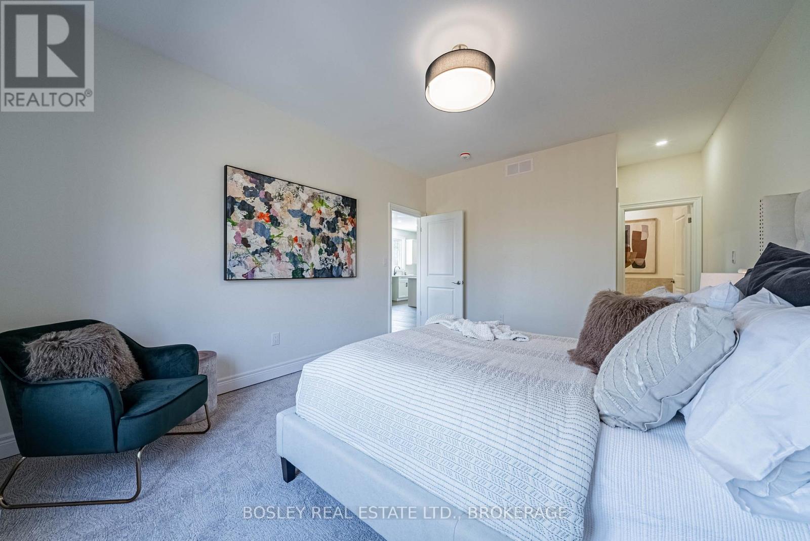 512 Royal Ridge Drive, Fort Erie, Ontario  L0S 1N0 - Photo 17 - X12154202