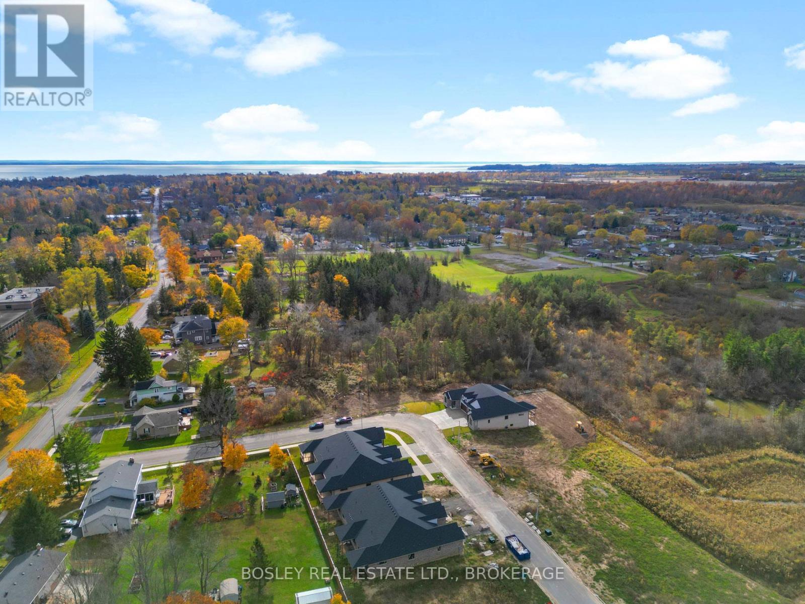 512 Royal Ridge Drive, Fort Erie, Ontario  L0S 1N0 - Photo 30 - X12154202