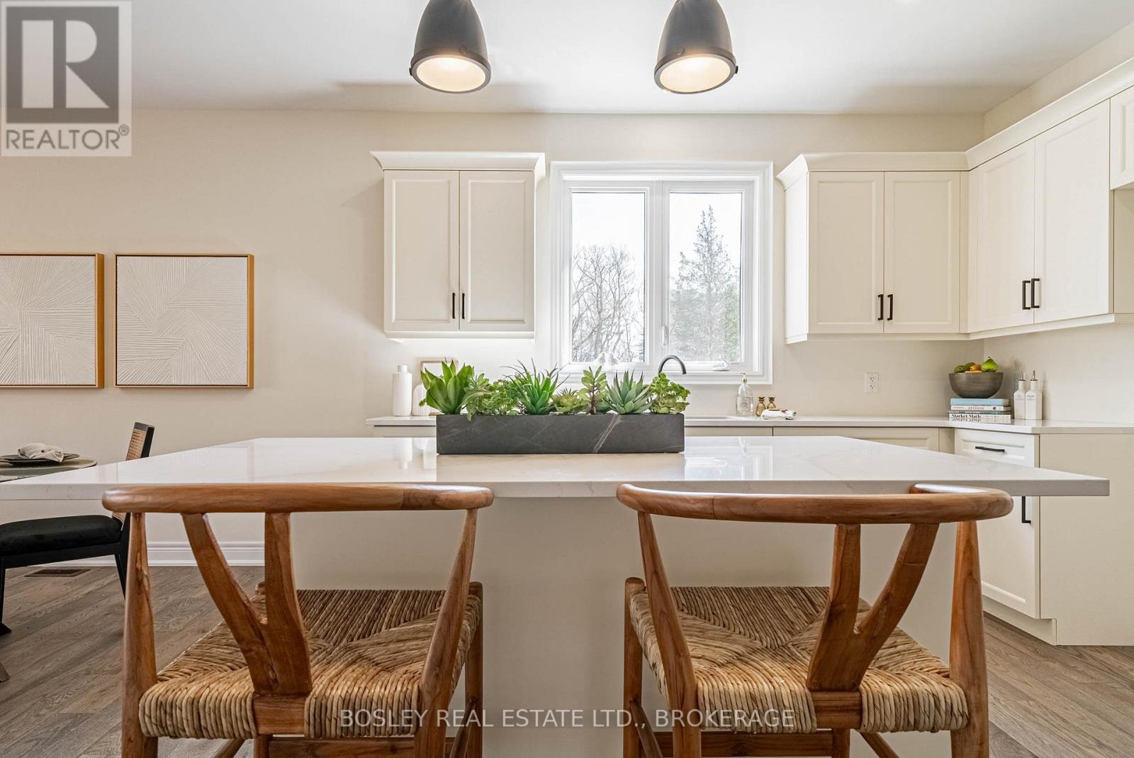 512 Royal Ridge Drive, Fort Erie, Ontario  L0S 1N0 - Photo 6 - X12154202