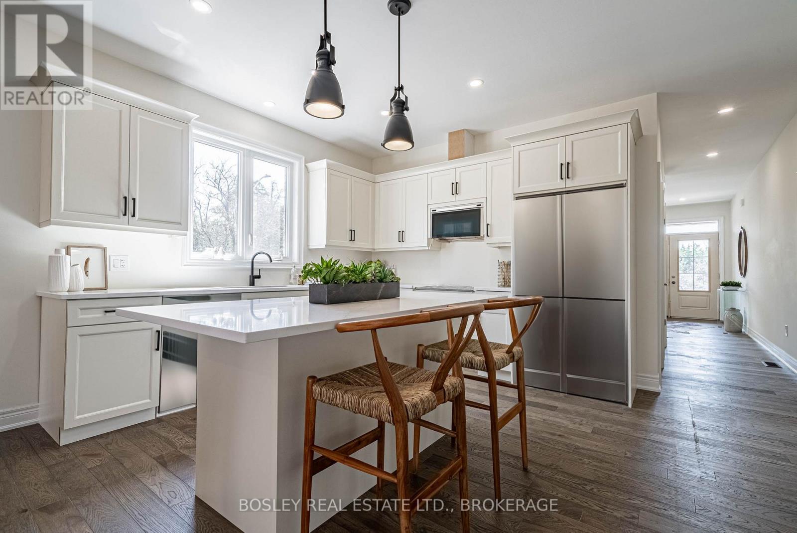 512 Royal Ridge Drive, Fort Erie, Ontario  L0S 1N0 - Photo 8 - X12154202