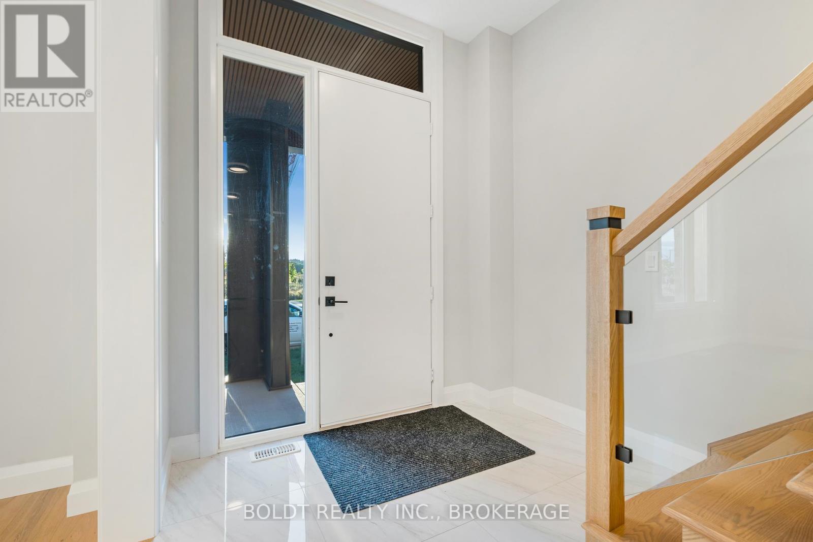 35 Wellspring Way, Pelham (Fonthill), Ontario  L3B 5N5 - Photo 4 - X12172483
