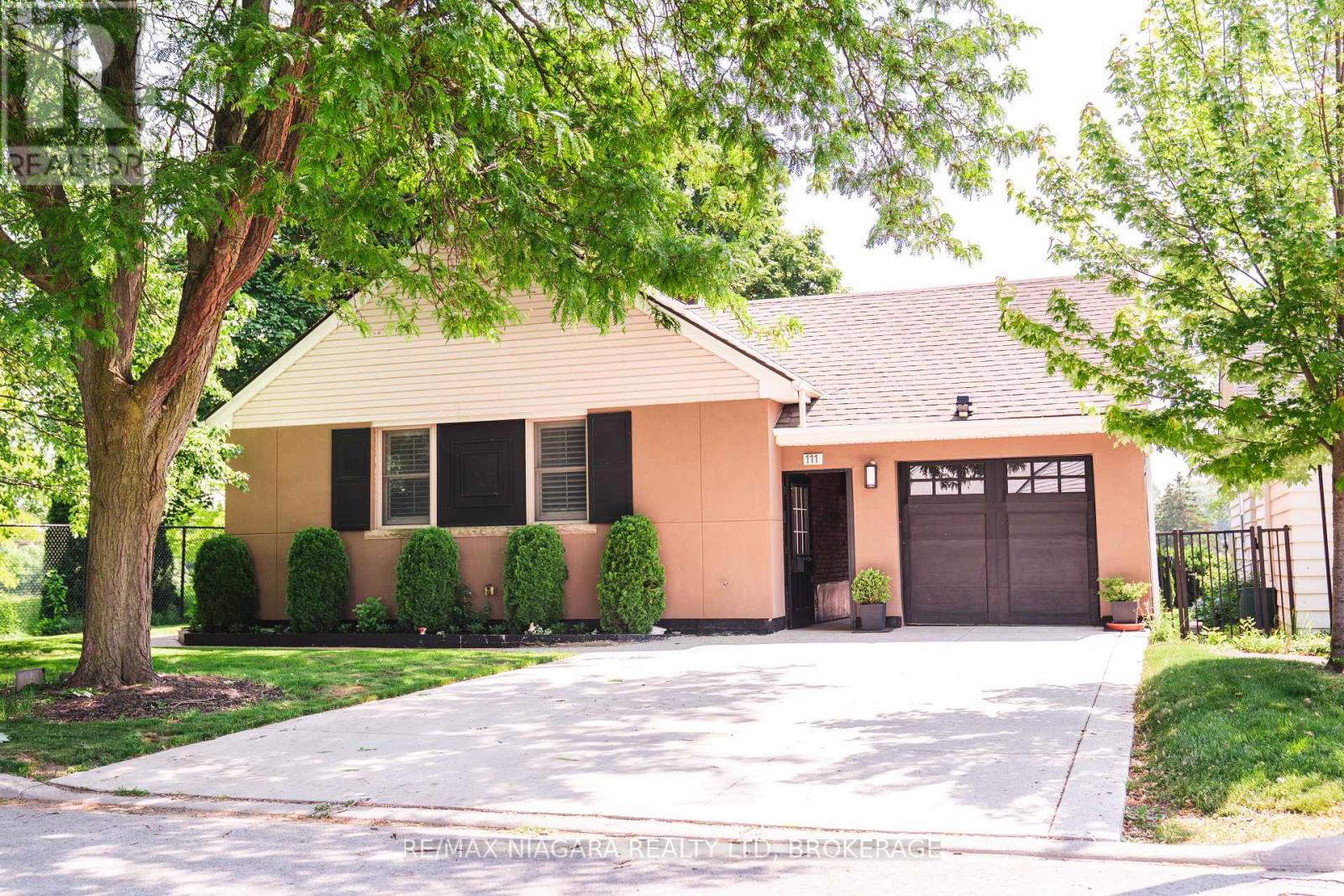 111 RIVERDALE AVENUE, St. Catharines, Ontario