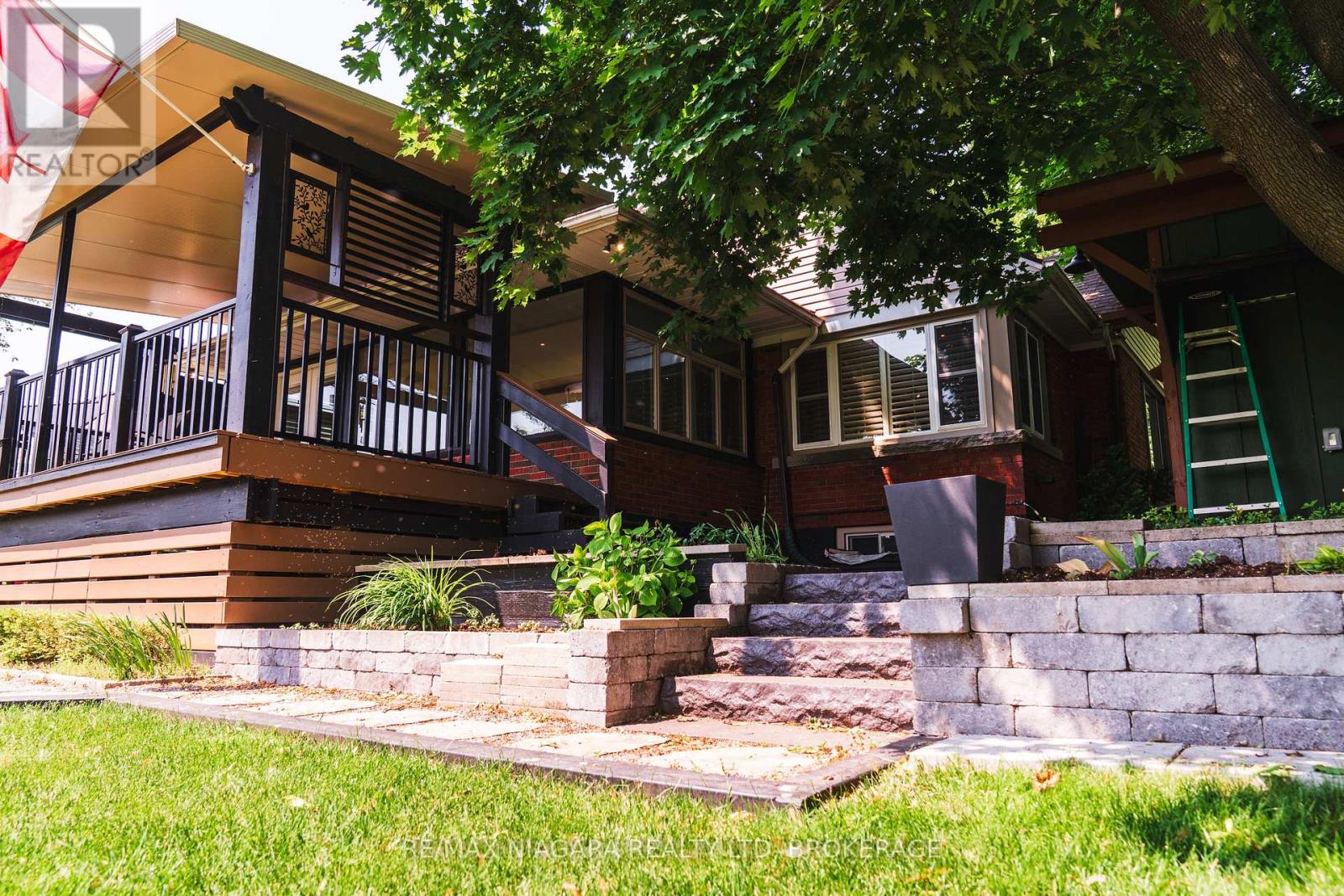 111 Riverdale Avenue, St. Catharines, Ontario  L2R 3S4 - Photo 13 - X12218708