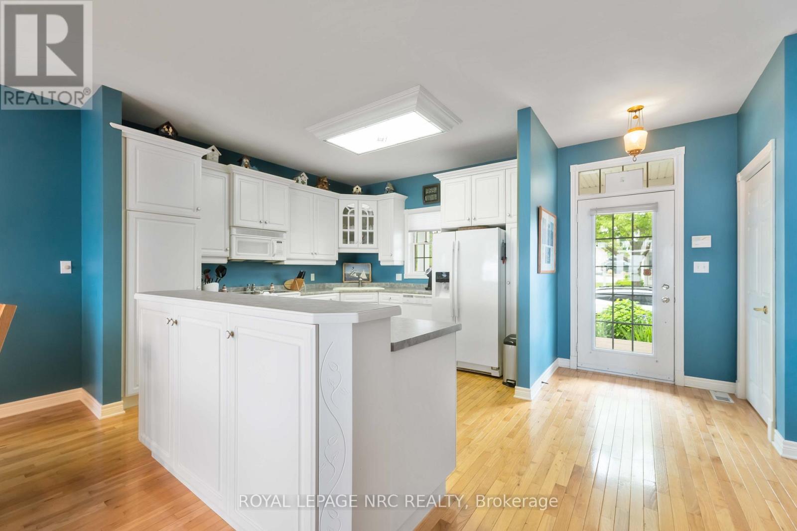 41 Promenade Way, Fort Erie, Ontario  L0S 1B0 - Photo 16 - X12219069