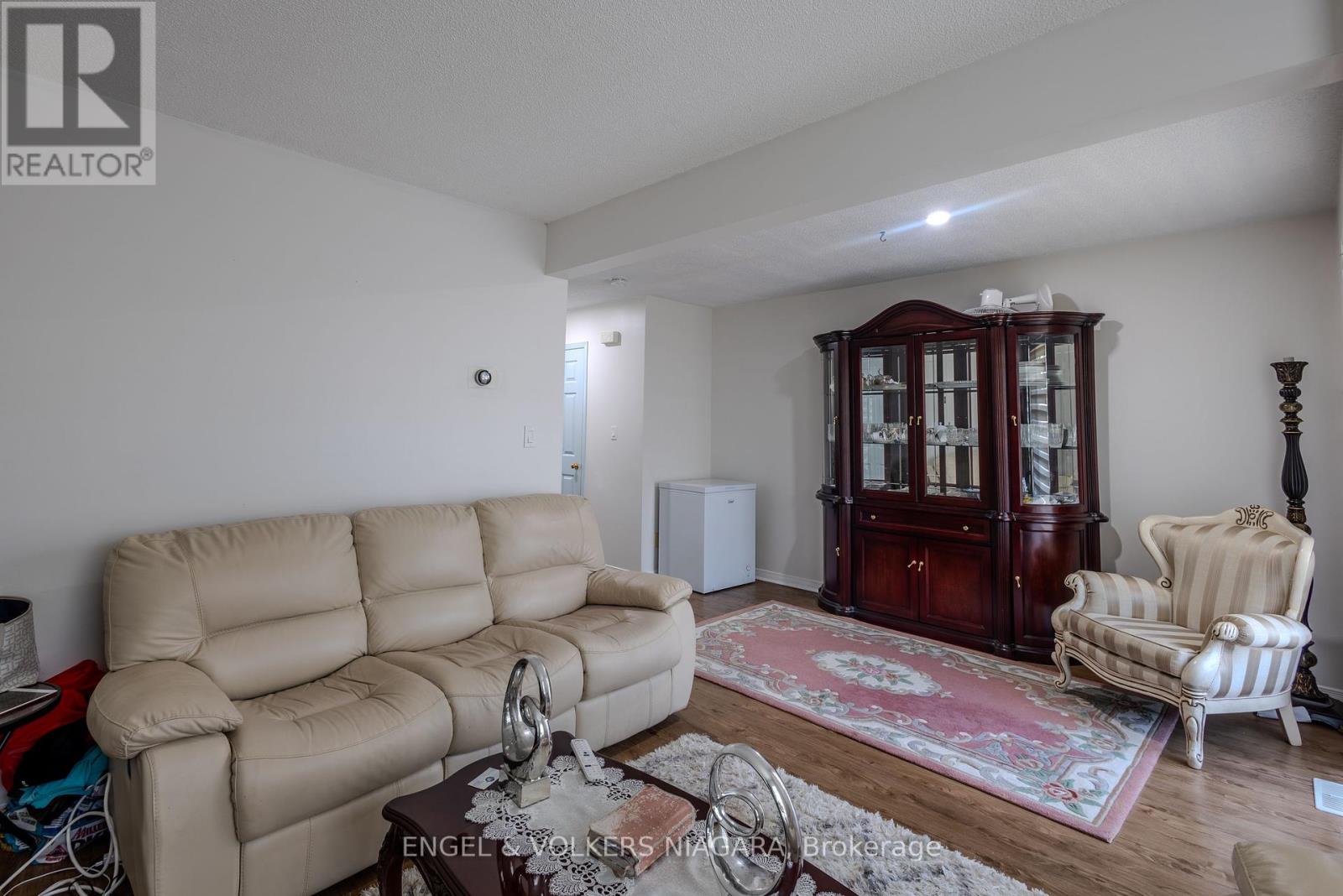 5 - 7470 Monastery Drive, Niagara Falls, Ontario  L2H 3B3 - Photo 5 - X12226891