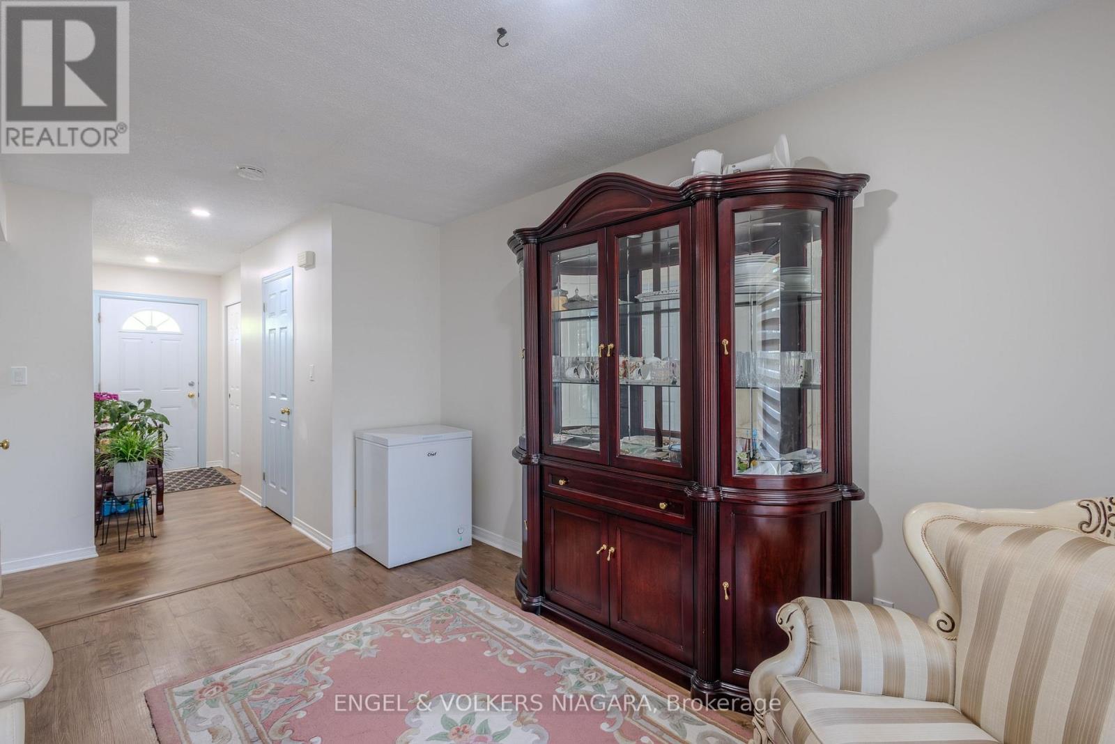 5 - 7470 Monastery Drive, Niagara Falls, Ontario  L2H 3B3 - Photo 6 - X12226891