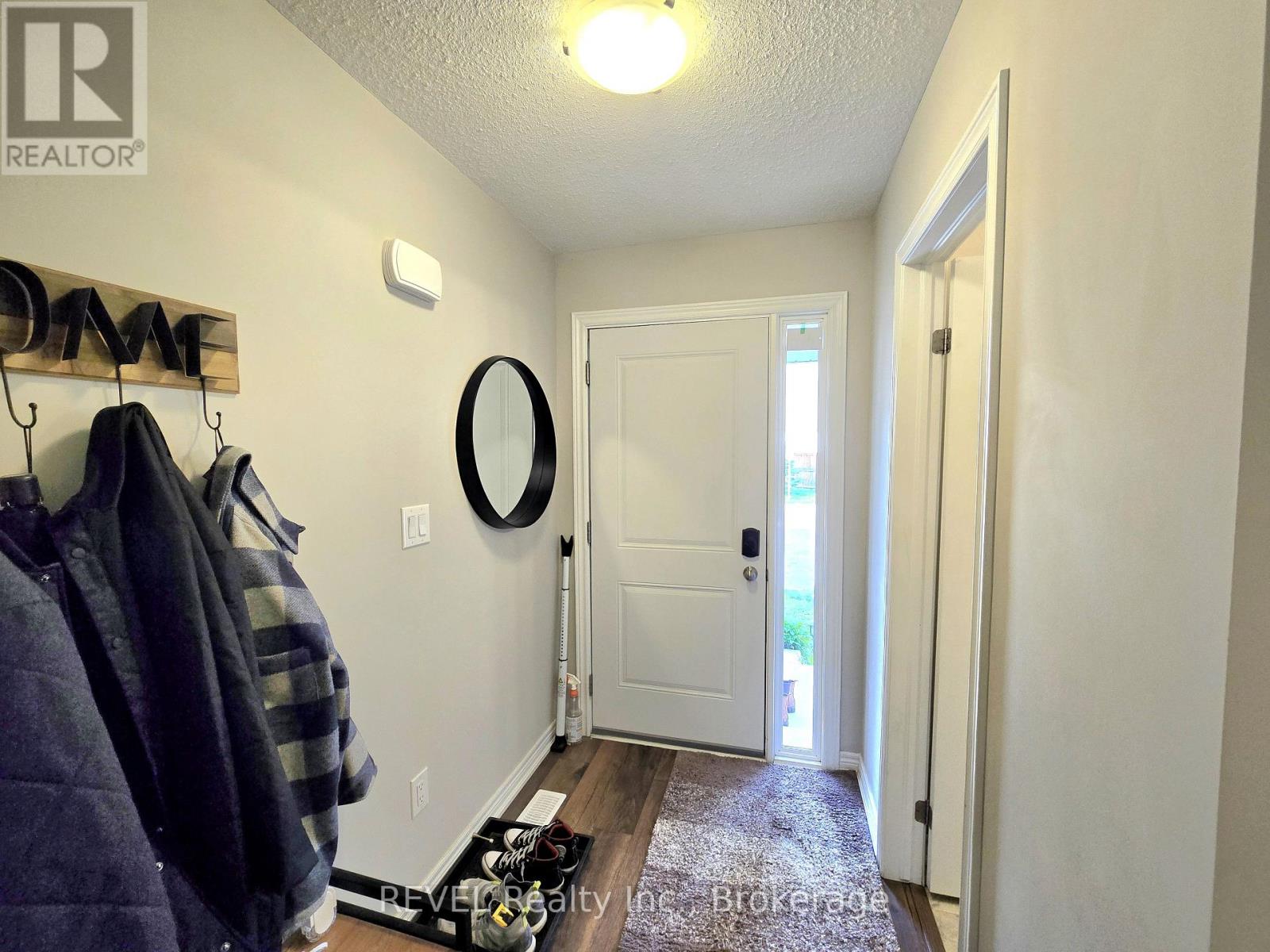 12 - 60 Canterbury Drive, St. Catharines, Ontario  L2P 0E7 - Photo 11 - X12234694