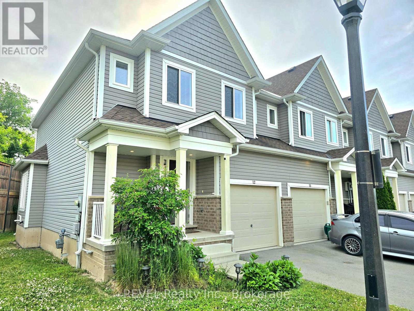 12 - 60 Canterbury Drive, St. Catharines, Ontario  L2P 0E7 - Photo 2 - X12234694