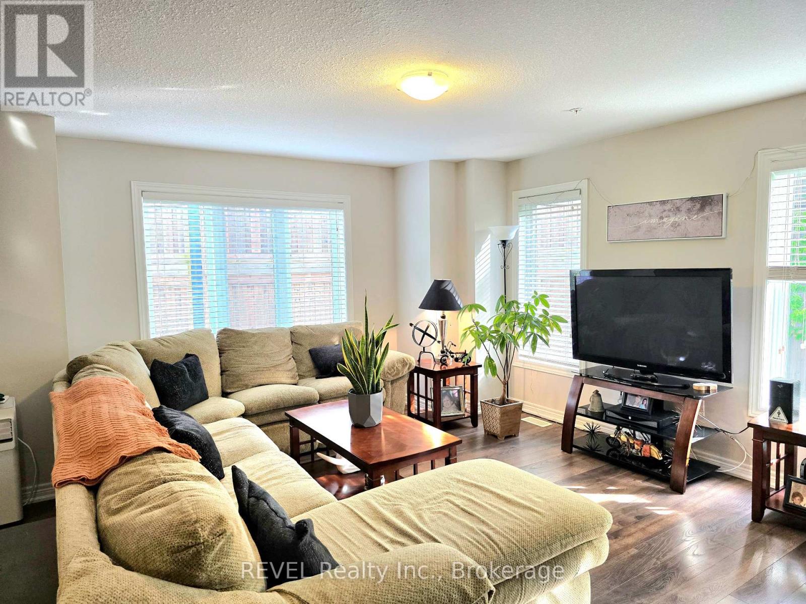 12 - 60 Canterbury Drive, St. Catharines, Ontario  L2P 0E7 - Photo 20 - X12234694