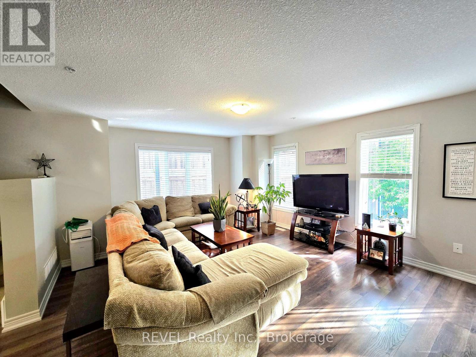 12 - 60 Canterbury Drive, St. Catharines, Ontario  L2P 0E7 - Photo 21 - X12234694