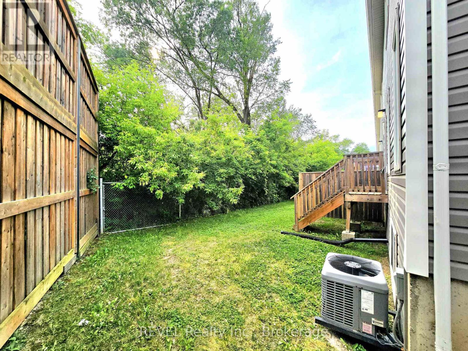 12 - 60 Canterbury Drive, St. Catharines, Ontario  L2P 0E7 - Photo 3 - X12234694