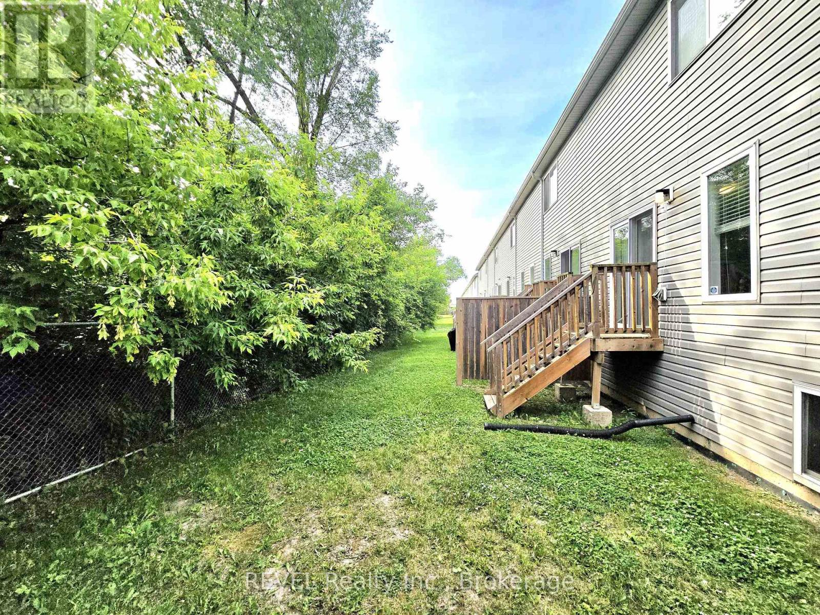 12 - 60 Canterbury Drive, St. Catharines, Ontario  L2P 0E7 - Photo 4 - X12234694