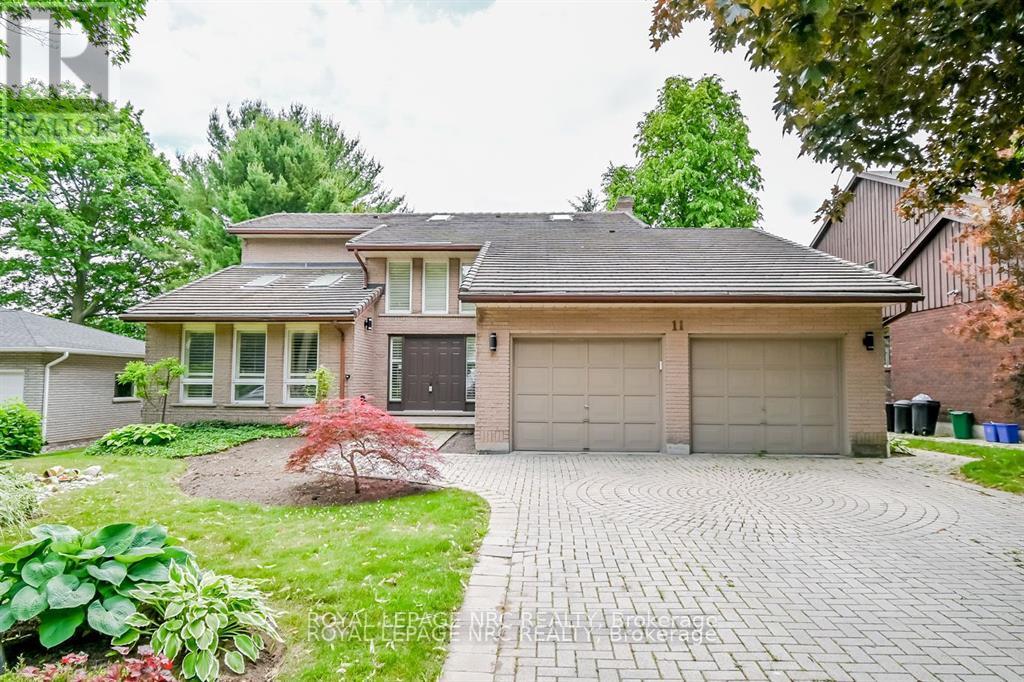 11 FOREST HILL CRESCENT, Pelham, Ontario