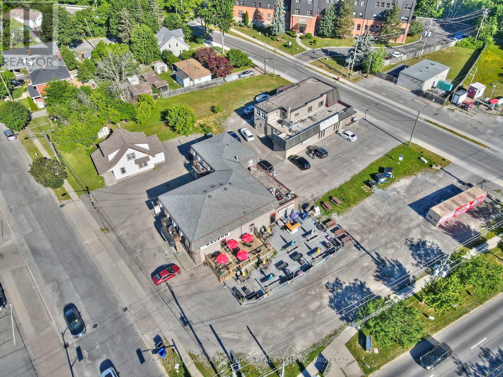 192 Maple Avenue, Welland, Ontario  L3C 5G5 - Photo 3 - X12246455