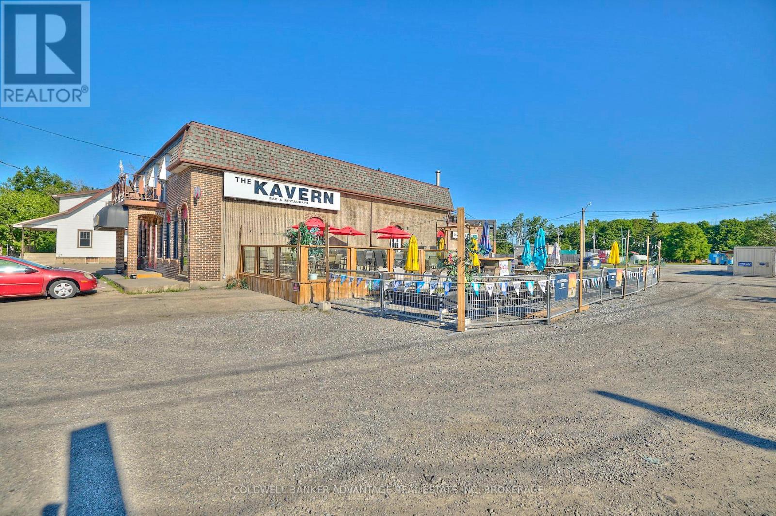 192 Maple Avenue, Welland, Ontario  L3C 5G5 - Photo 6 - X12246455
