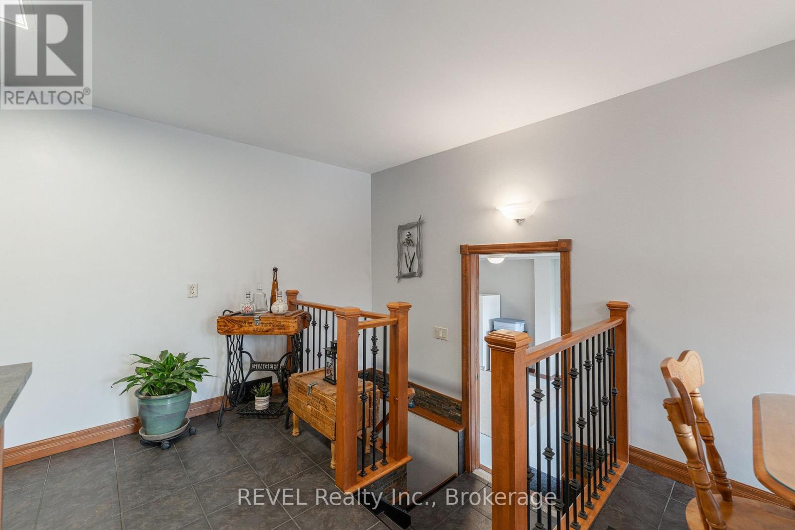 12 Aquadale Drive, St. Catharines, Ontario  L2N 3R6 - Photo 18 - X12253990