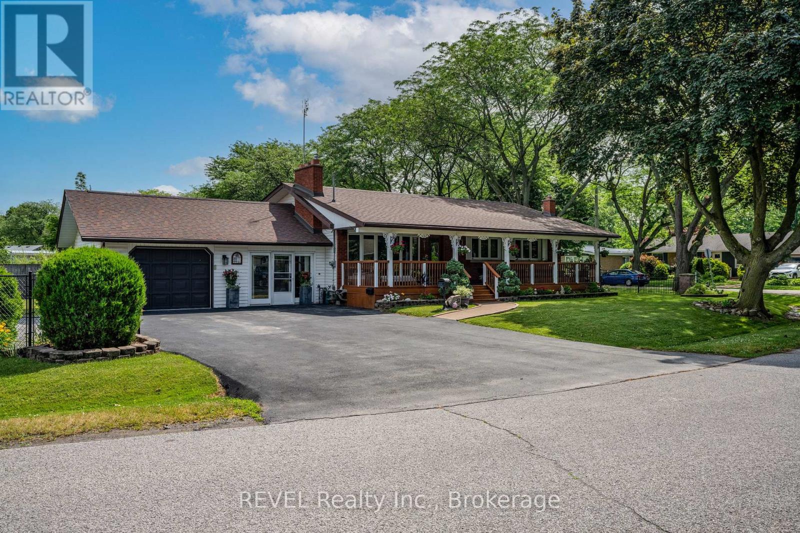 12 Aquadale Drive, St. Catharines, Ontario  L2N 3R6 - Photo 3 - X12253990