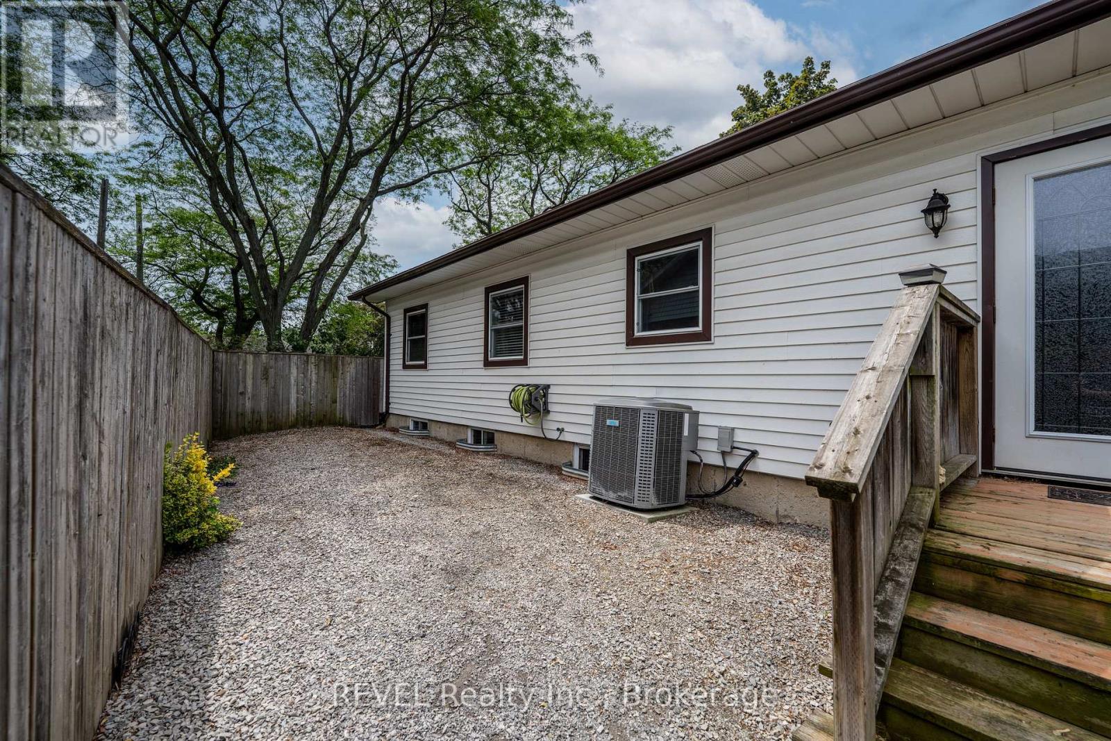 12 Aquadale Drive, St. Catharines, Ontario  L2N 3R6 - Photo 38 - X12253990