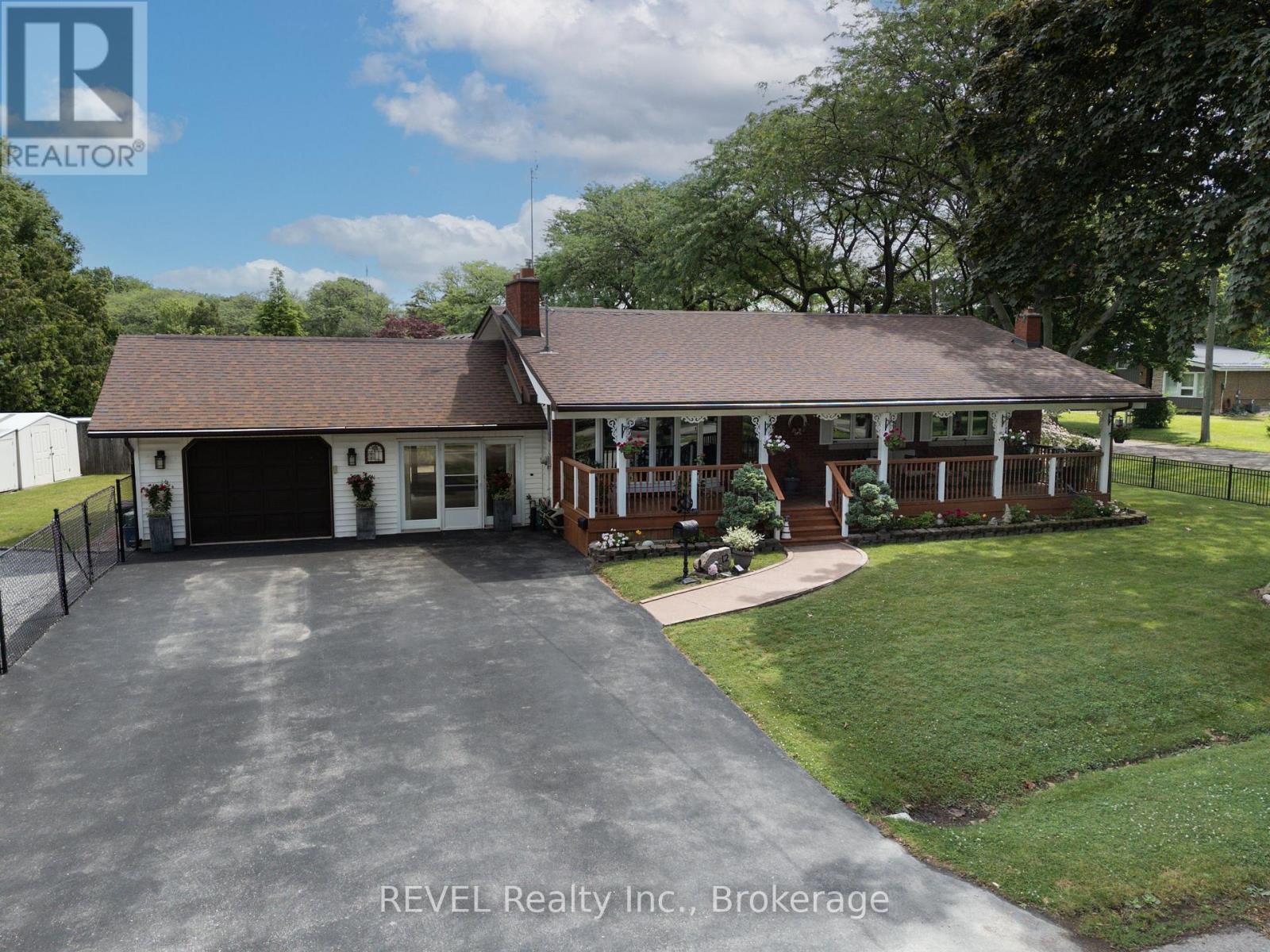12 Aquadale Drive, St. Catharines, Ontario  L2N 3R6 - Photo 4 - X12253990