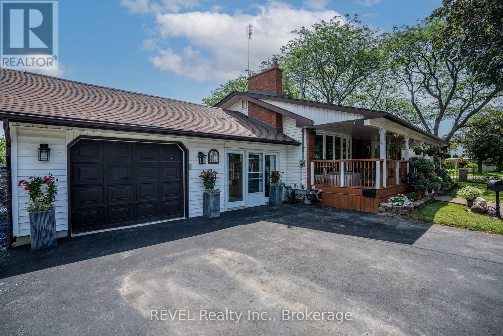 12 Aquadale Drive, St. Catharines, Ontario  L2N 3R6 - Photo 5 - X12253990