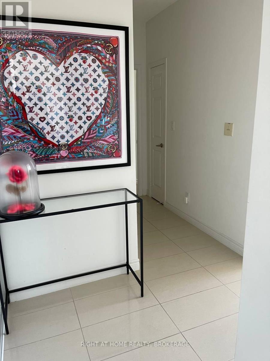 Ph101 - 208 Enfield Place, Mississauga, Ontario  L5B 0G8 - Photo 12 - W12258089