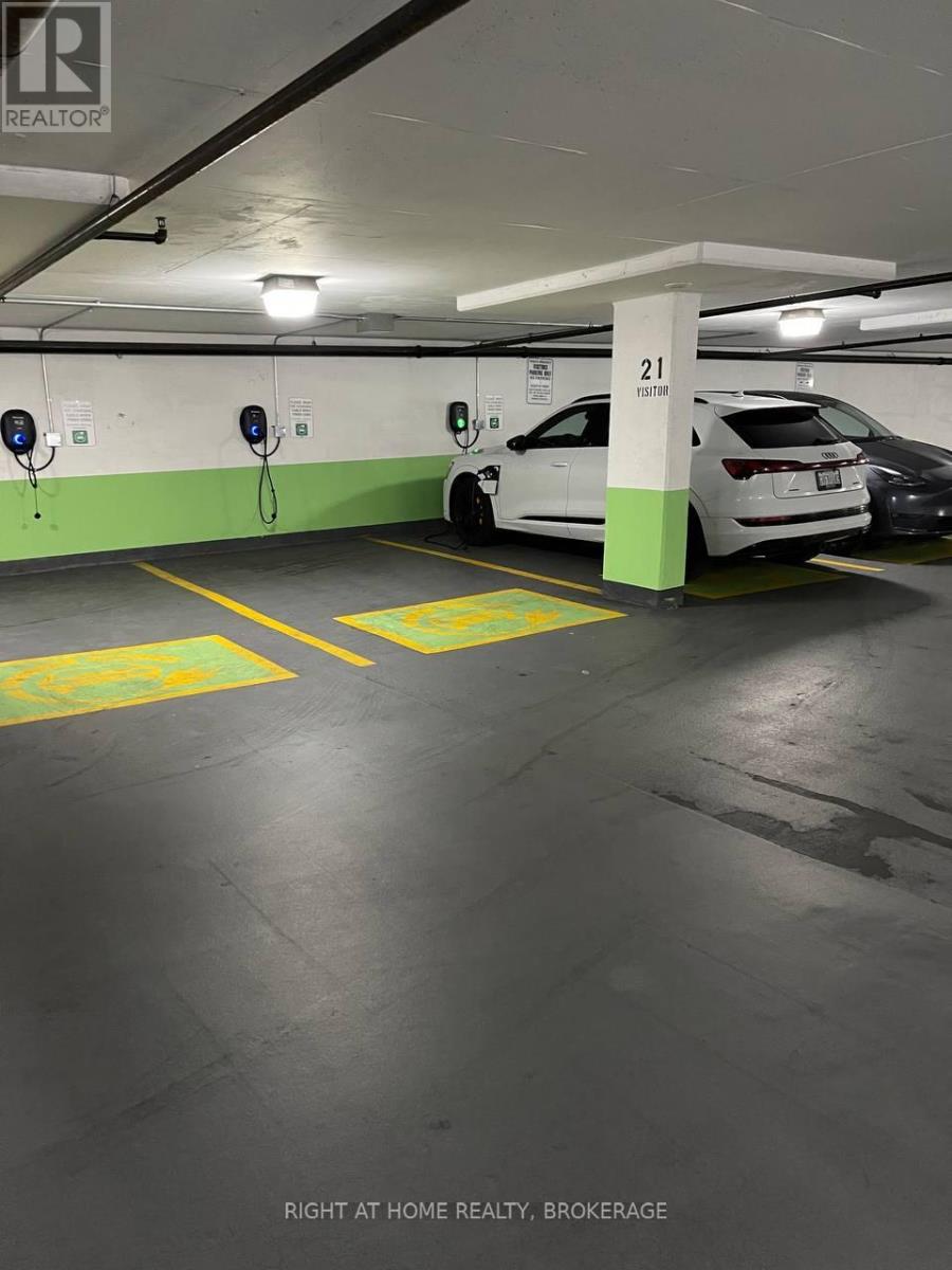 Ph101 - 208 Enfield Place, Mississauga, Ontario  L5B 0G8 - Photo 13 - W12258089