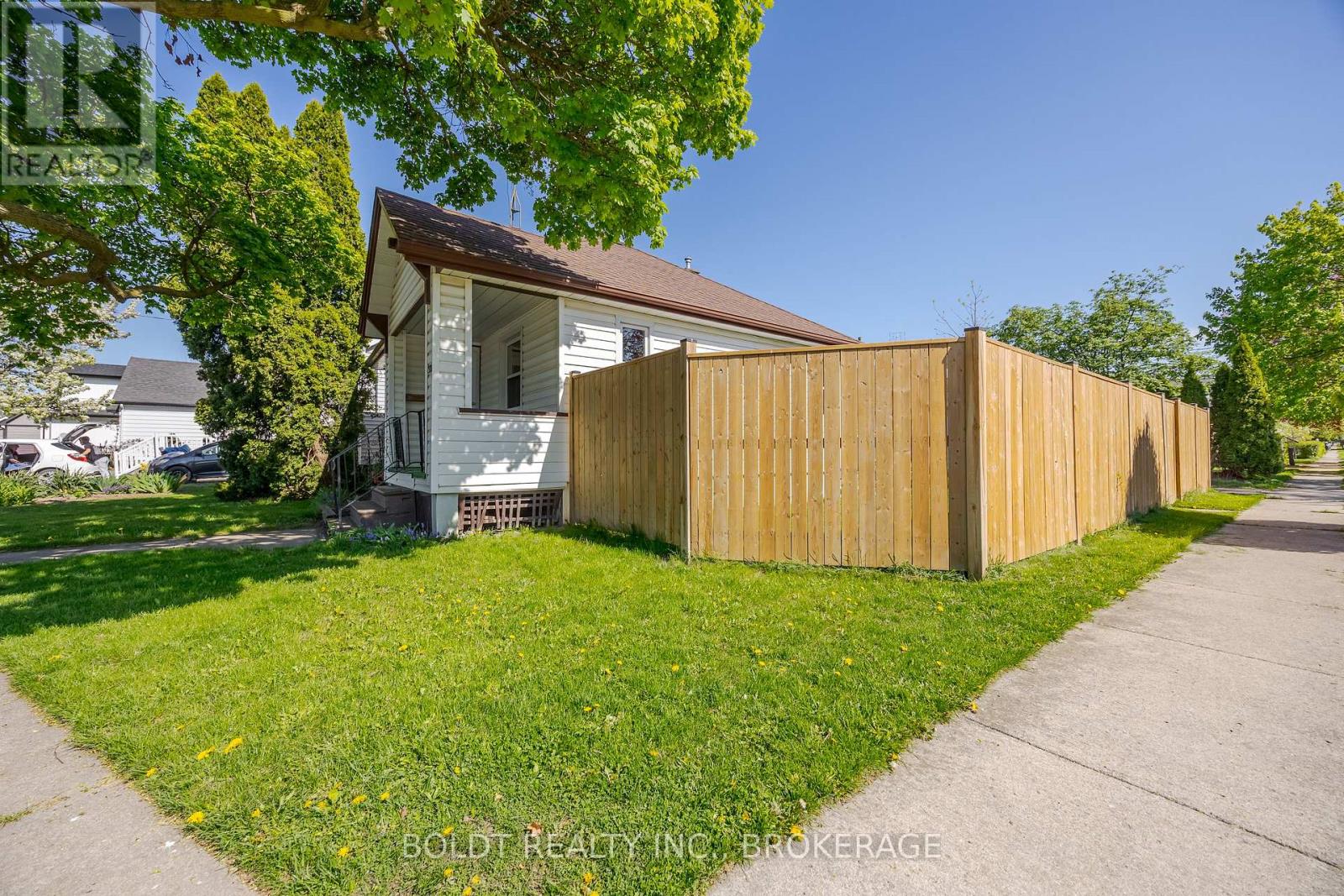 336 Carlton Street S, St. Catharines, Ontario  L2N 1C4 - Photo 22 - X12269983