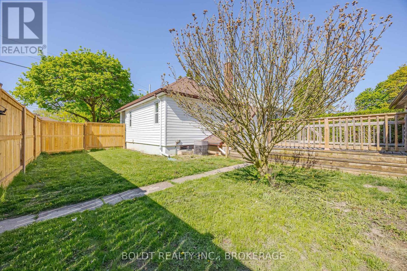 336 Carlton Street S, St. Catharines, Ontario  L2N 1C4 - Photo 23 - X12269983