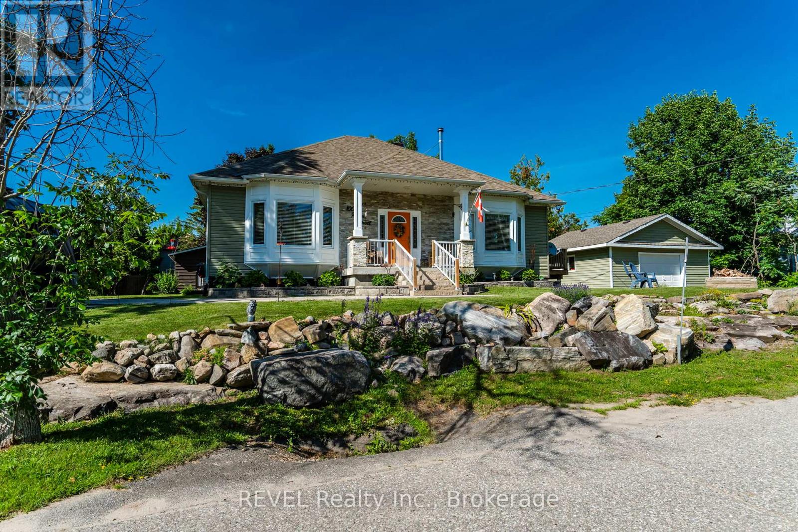 1006 RIVER STREET, Muskoka Lakes, Ontario
