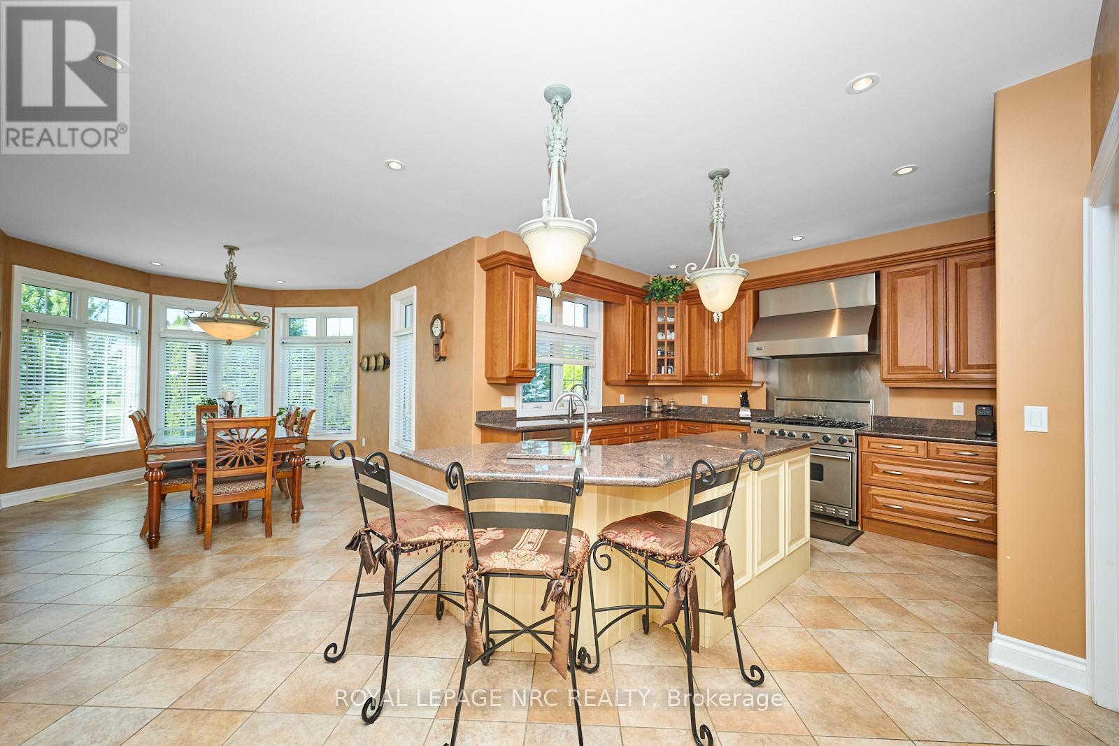 7995 Cathedral Drive, Niagara Falls, Ontario  L2H 2Z2 - Photo 12 - X12273935