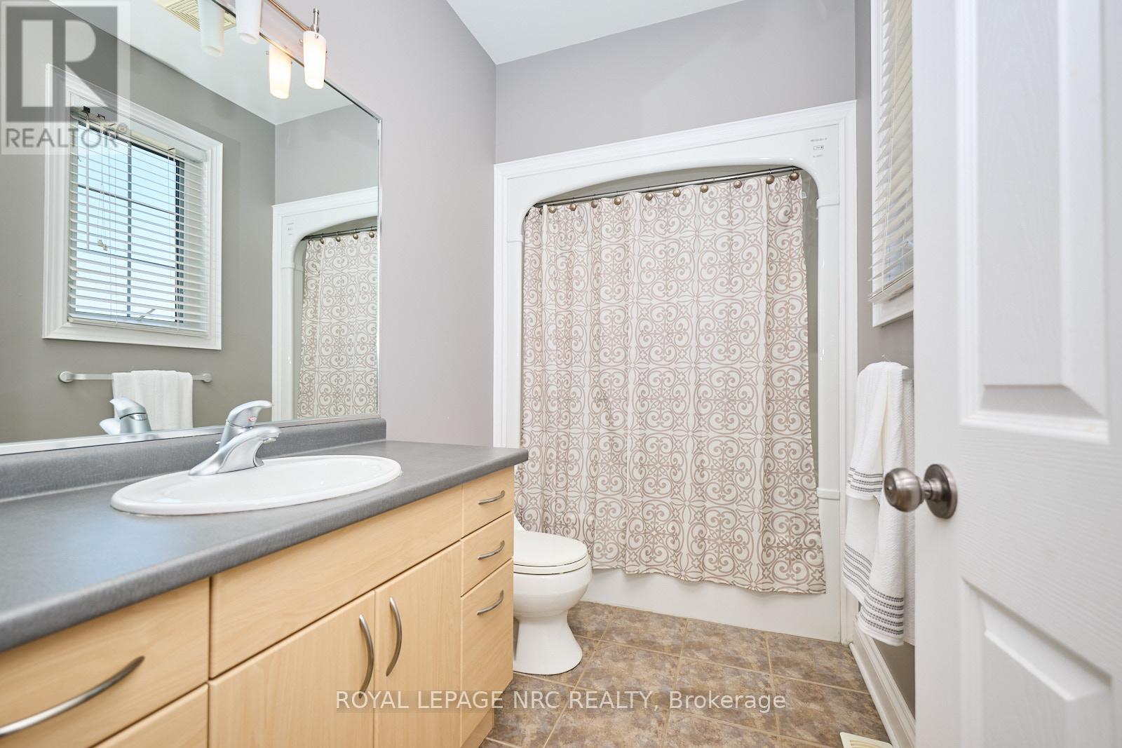 7995 Cathedral Drive, Niagara Falls, Ontario  L2H 2Z2 - Photo 18 - X12273935