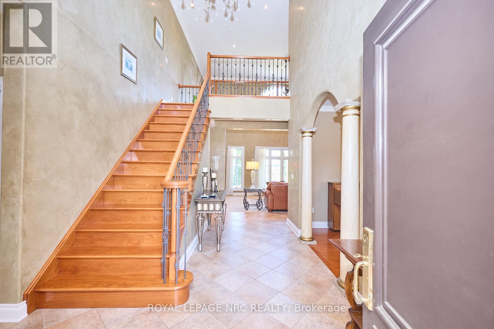 7995 Cathedral Drive, Niagara Falls, Ontario  L2H 2Z2 - Photo 4 - X12273935
