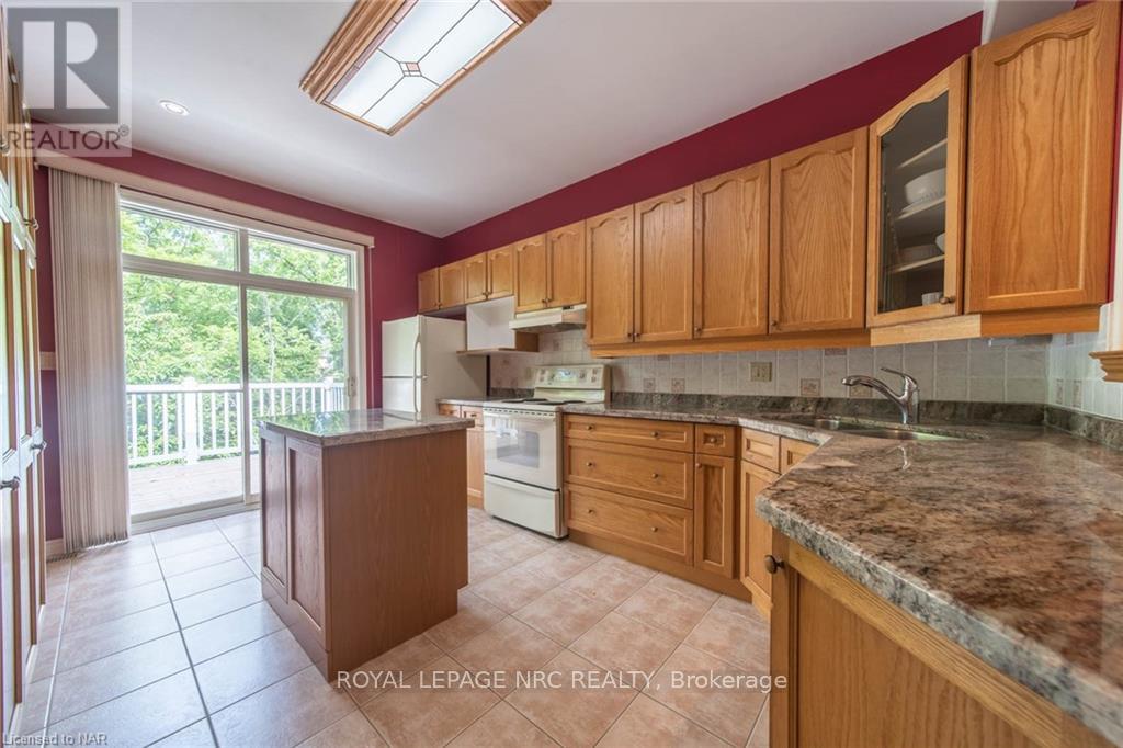25 - 174 Martindale Road, St. Catharines, Ontario  L2S 3Z9 - Photo 5 - X12274015