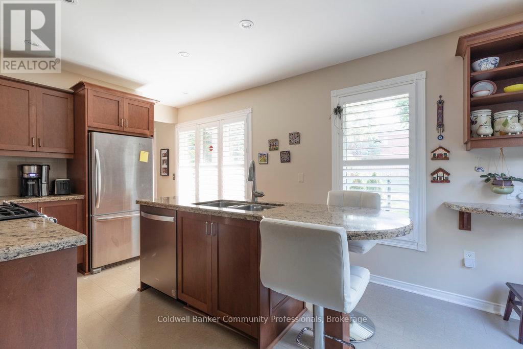 1 - 11 Pirie Drive, Hamilton, Ontario  L9H 6Z6 - Photo 13 - X12278433
