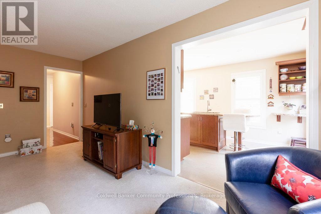 1 - 11 Pirie Drive, Hamilton, Ontario  L9H 6Z6 - Photo 18 - X12278433