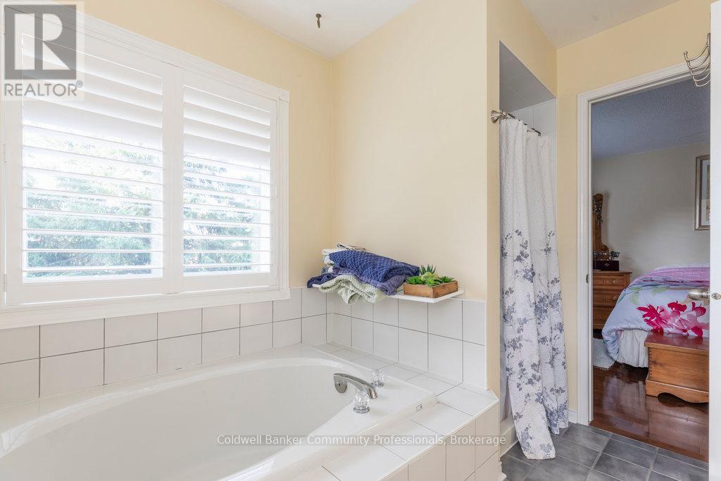 1 - 11 Pirie Drive, Hamilton, Ontario  L9H 6Z6 - Photo 24 - X12278433
