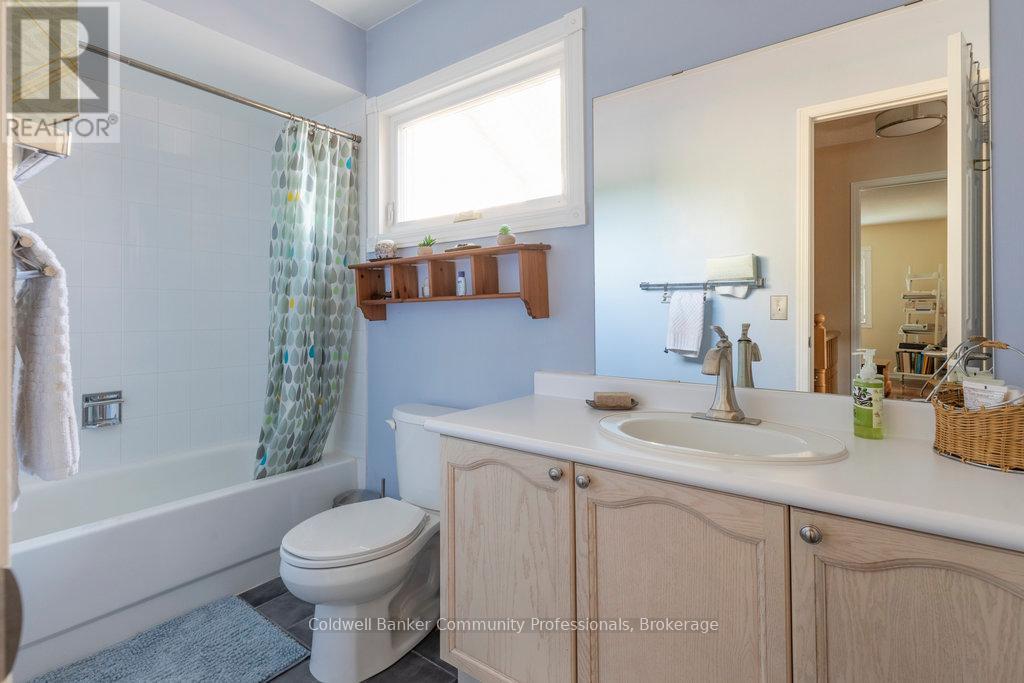 1 - 11 Pirie Drive, Hamilton, Ontario  L9H 6Z6 - Photo 30 - X12278433