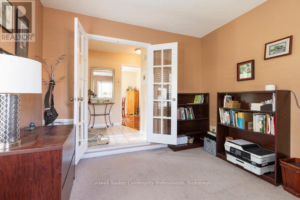 1 - 11 Pirie Drive, Hamilton, Ontario  L9H 6Z6 - Photo 8 - X12278433