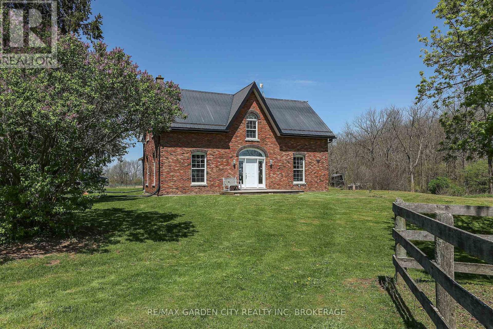 3200 Bertie Road, Fort Erie, Ontario  L0S 1N0 - Photo 2 - X12290222